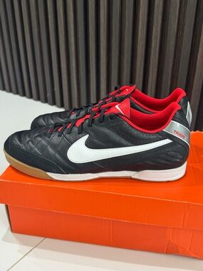 Men’s Nike Tiempo Indoor Soccer Shoes